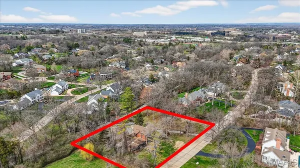 $894,900 | 13777 Clayton Road, Town and Country, MO 63017