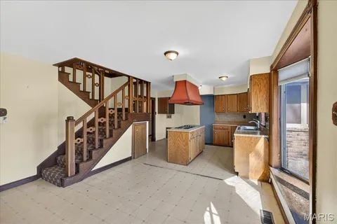 $894,900 | 13777 Clayton Road, Town and Country, MO 63017
