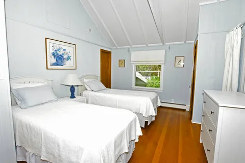 $4,000,000 | 100 Peconic Avenue, Shelter Island, NY 11964