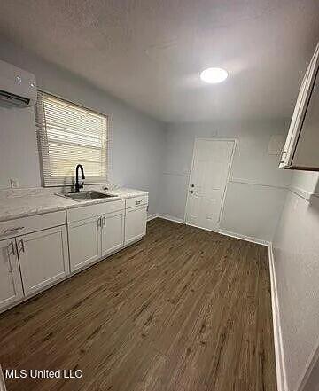 3080 Woodview Drive Jackson, MS 39212 - Photo 2 of 5 3080 Woodview Drive-Kitchen