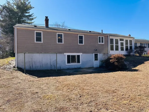 $299,900 | 240 McCarthy Avenue, Chicopee, MA 01020