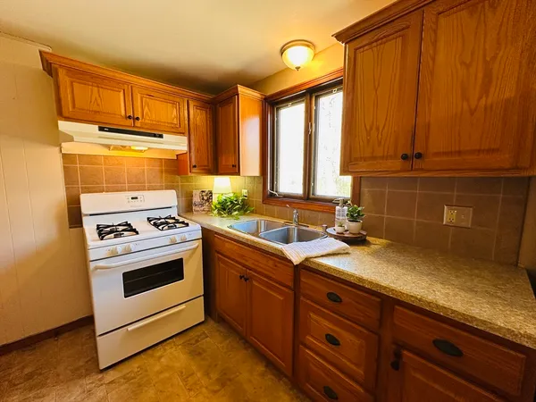 $299,900 | 240 McCarthy Avenue, Chicopee, MA 01020