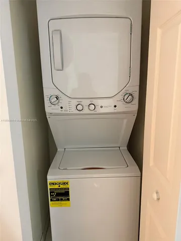 a close up view of a washer and dryer