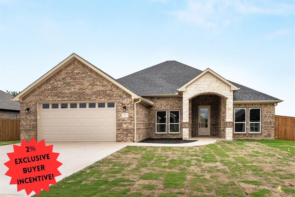 507 Limestone Circle Mabank, TX 75147 - Photo 1 of 36 a view of outdoor space yard and front view of a house