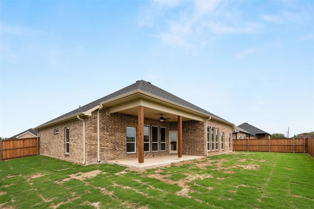 507 Limestone Circle Mabank, TX 75147 - Photo 31 of 36 a view of a house with yard and sitting area