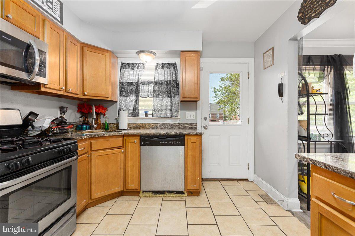 308 Sollers Point Road Dundalk, MD 21222 - Photo 9 of 26