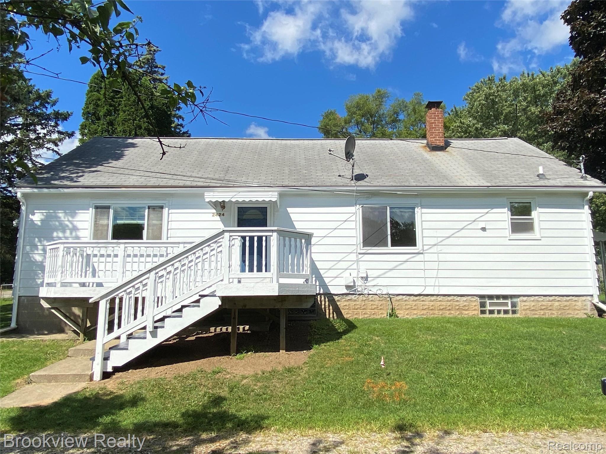 2424 West Auburn Road Rochester, MI 48309 - Photo 2 of 29 5A230752-908E-4E1F-A470-9FA17B3FA042.jpeg