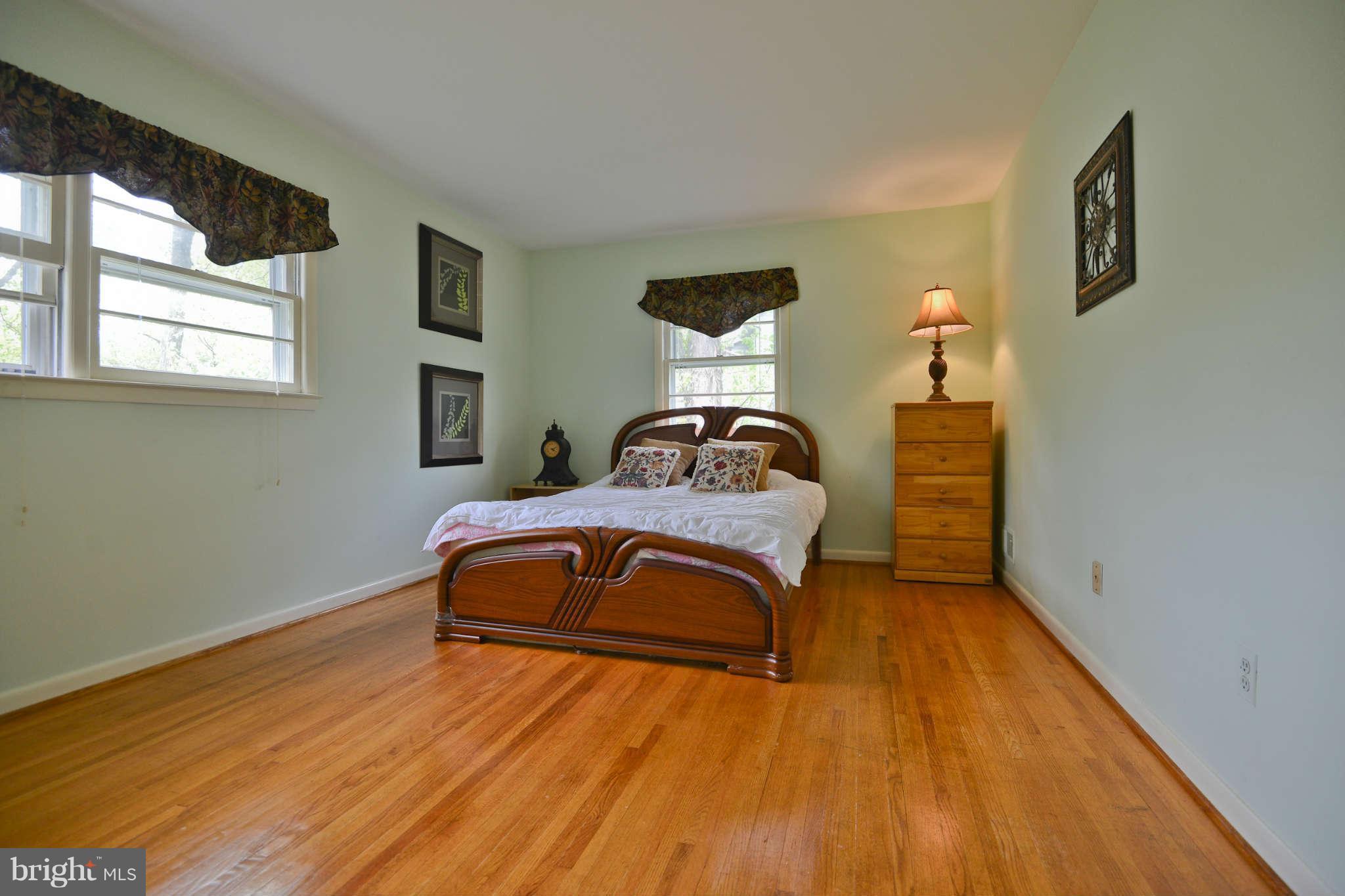 6328 Rockwell Road Burke, VA 22015 - Photo 24 of 30 Living Room
