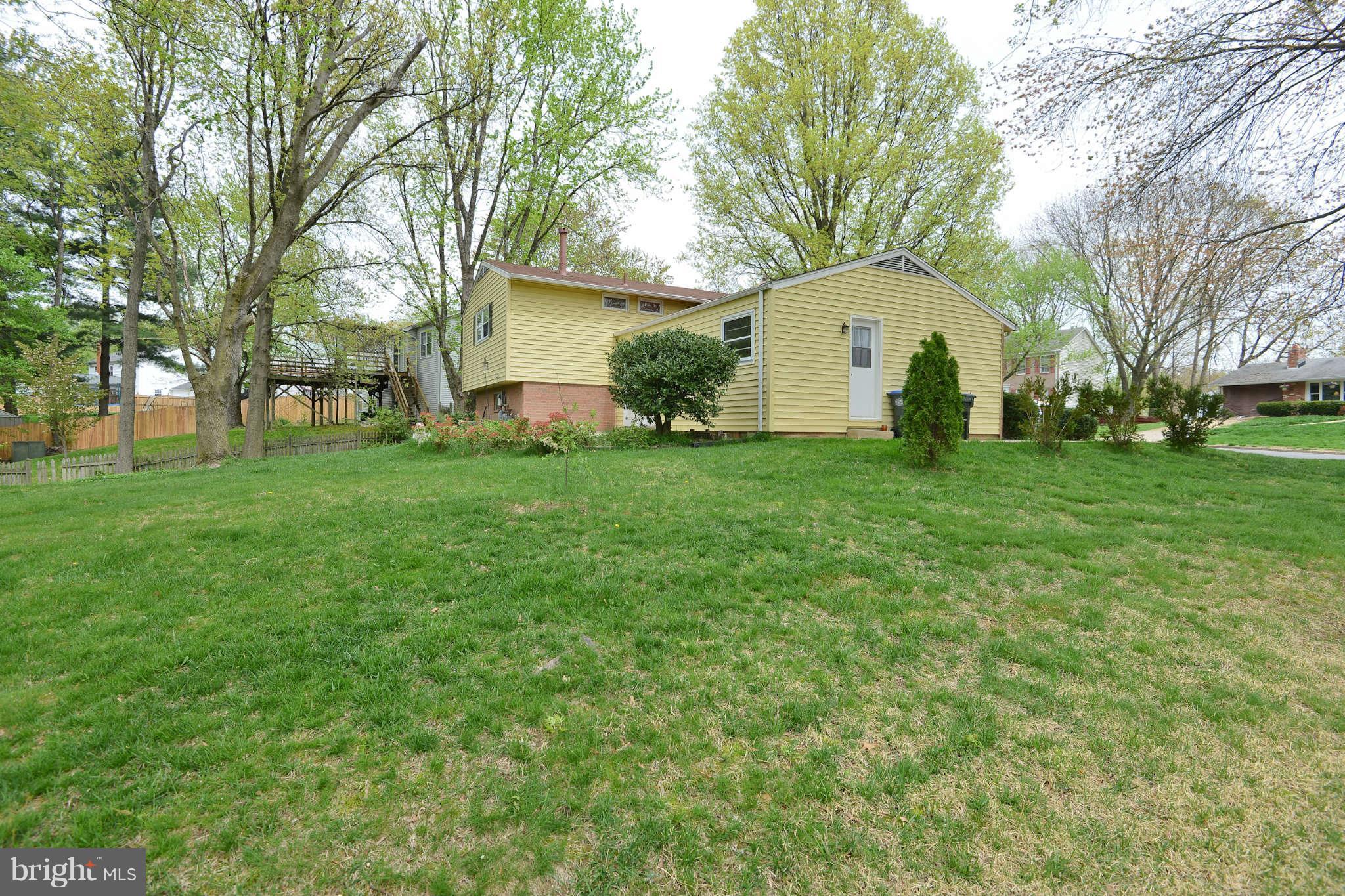 6328 Rockwell Road Burke, VA 22015 - Photo 25 of 30 Exterior (Rear)