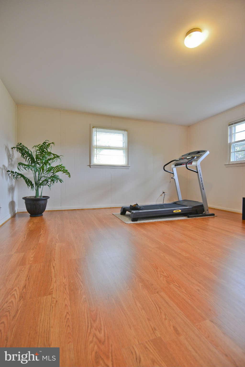 6328 Rockwell Road Burke, VA 22015 - Photo 9 of 30 Family Room