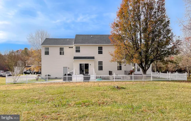 a view of a walk in closet