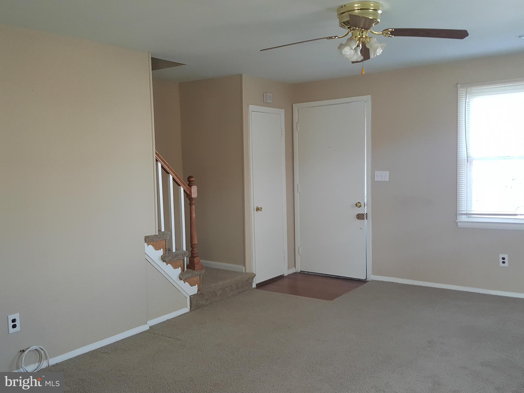 2124 Sunnythorn Road Baltimore, MD 21220 - Photo 7 of 17 Living Room