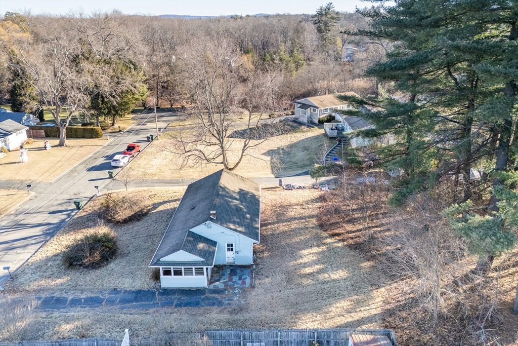 17 Pebble Mill Road Springfield, MA 01118 - Photo 2 of 29