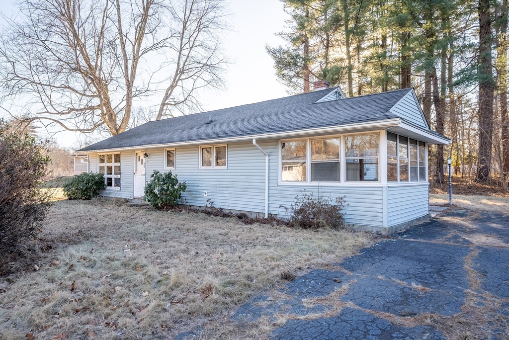 17 Pebble Mill Road Springfield, MA 01118 - Photo 3 of 29