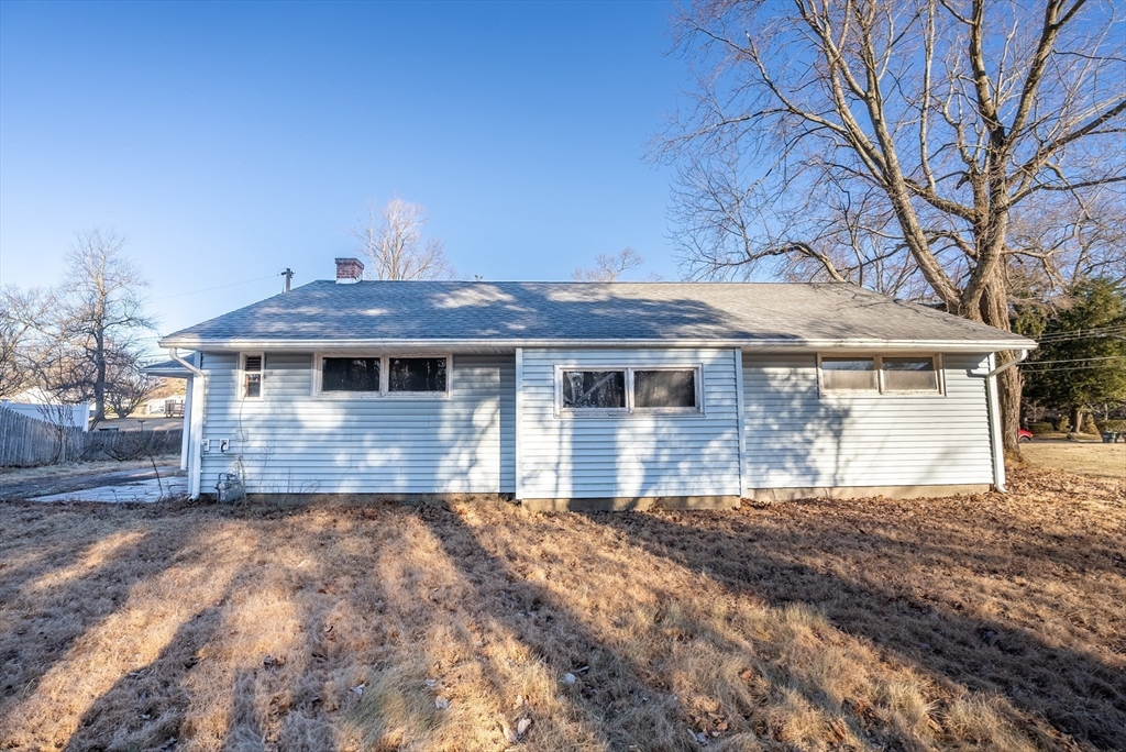 17 Pebble Mill Road Springfield, MA 01118 - Photo 5 of 29