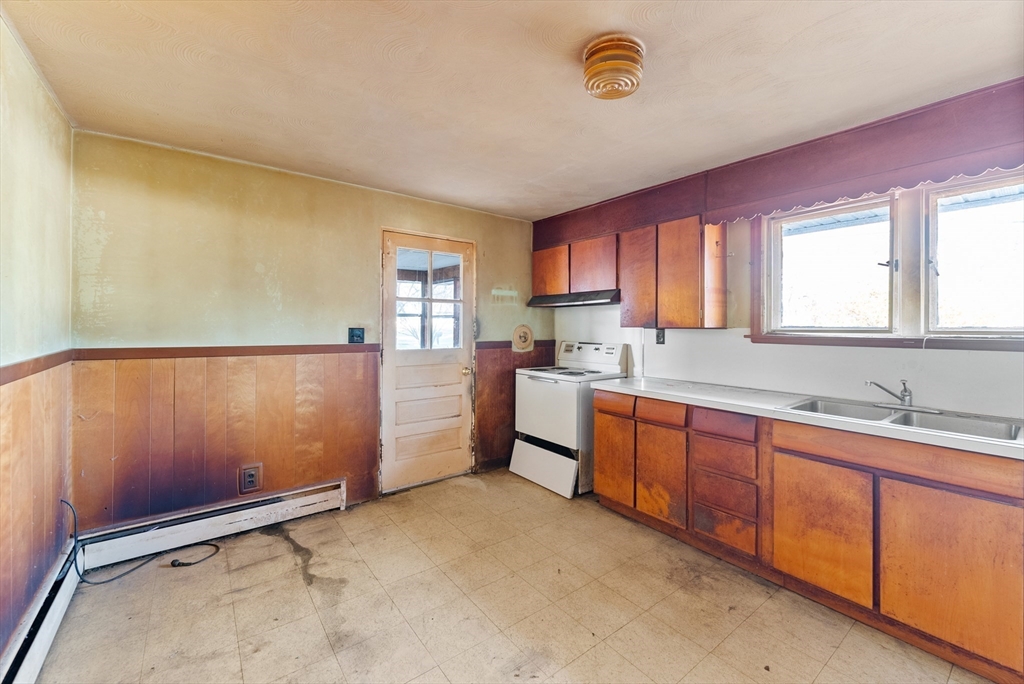 17 Pebble Mill Road Springfield, MA 01118 - Photo 10 of 29