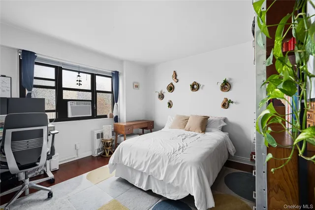 $549,999 | 33-65 14th Street, Unit 11A | Astoria