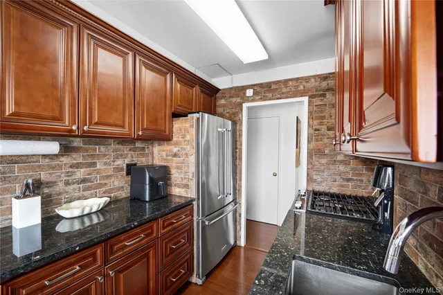 $549,999 | 33-65 14th Street, Unit 11A | Astoria