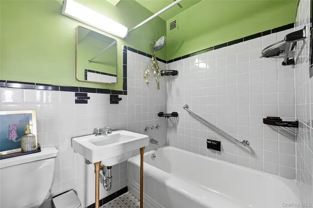 $549,999 | 33-65 14th Street, Unit 11A | Astoria