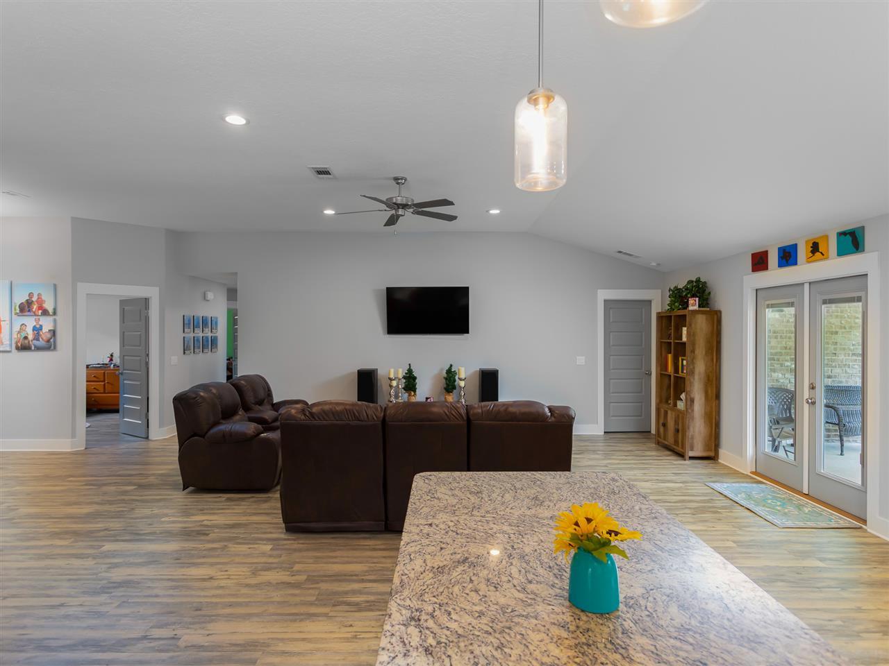 7797 Vonnie Tolbert Road Navarre, FL 32566 - Photo 9 of 20 Gallery Image 9