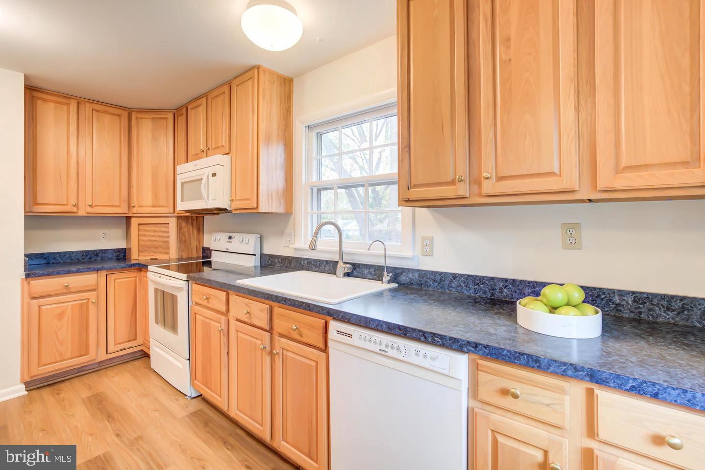 11207 Emack Road Beltsville, MD 20705 - Photo 13 of 43 Bright and inviting kitchen space.