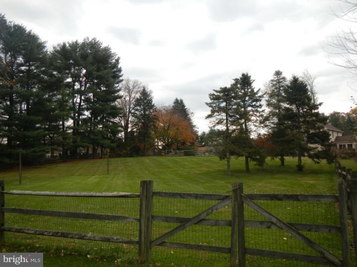 540 Boot Road West Chester, PA 19380 - Photo 3 of 20 Back Yard