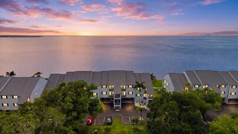 $275,000 | 818 Bahia Del Sol Drive, Unit 28, Ruskin, FL 33570