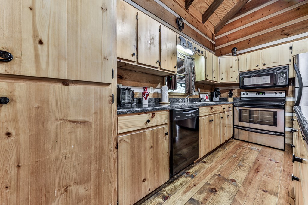 245 Weeks Creek Road Blue Ridge, GA 30513 - Photo 10 of 50