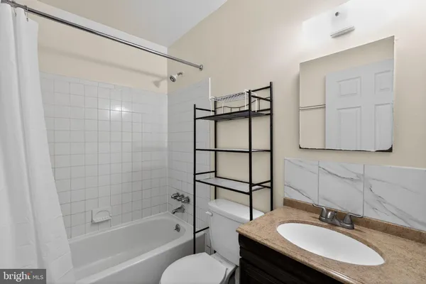 $1,750 | 426 Harmon Road, Unit 2, Philadelphia, PA 19128