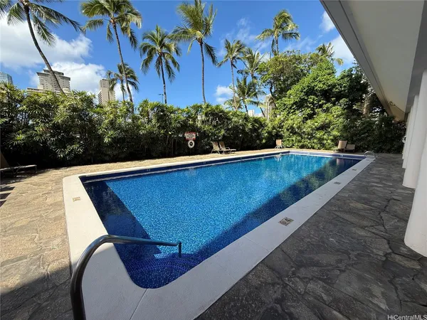 $3,300 | 500 University Avenue, Unit 930, Honolulu, HI 96826