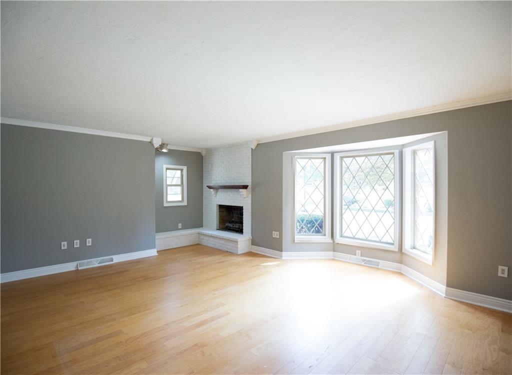 2032 Taylor Road Columbus, IN 47203 - Photo 4 of 23 Gallery Image 4