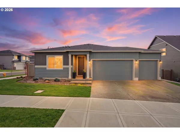 $699,900 | 11664 Southeast Crown Pt Way, Happy Valley, OR 97086