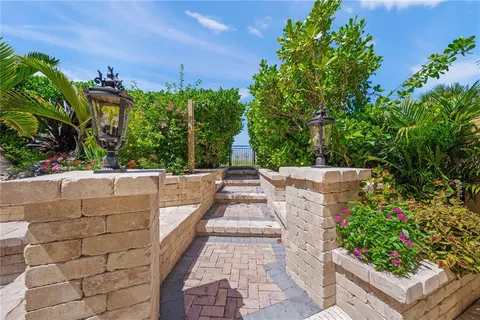 $10,950,000 | 801 North Shore Drive, Anna Maria, FL 34216