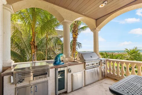 $10,950,000 | 801 North Shore Drive, Anna Maria, FL 34216