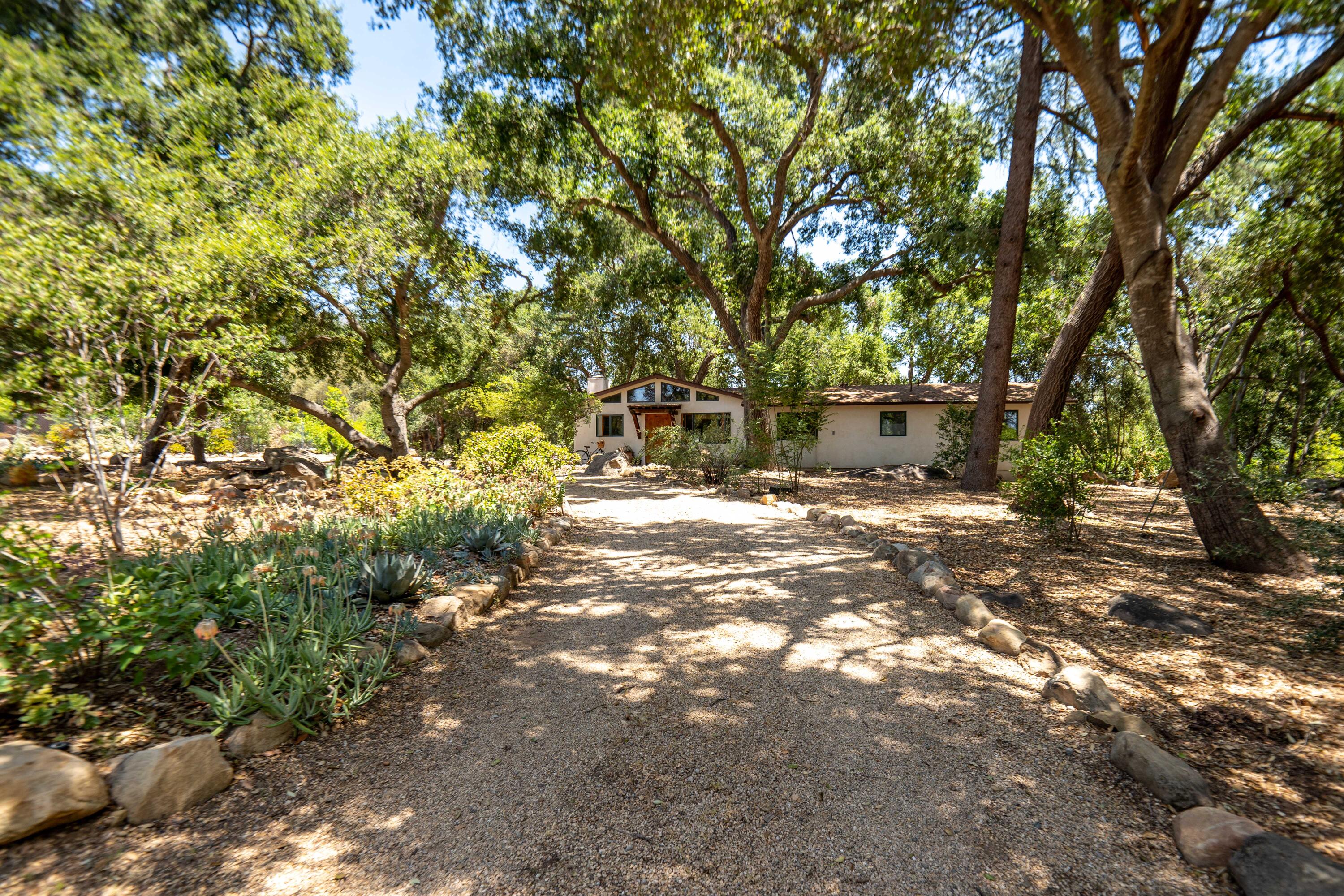 12436 Sisar Road Ojai, CA 93023 - Photo 2 of 19 Front Driveway & Yard