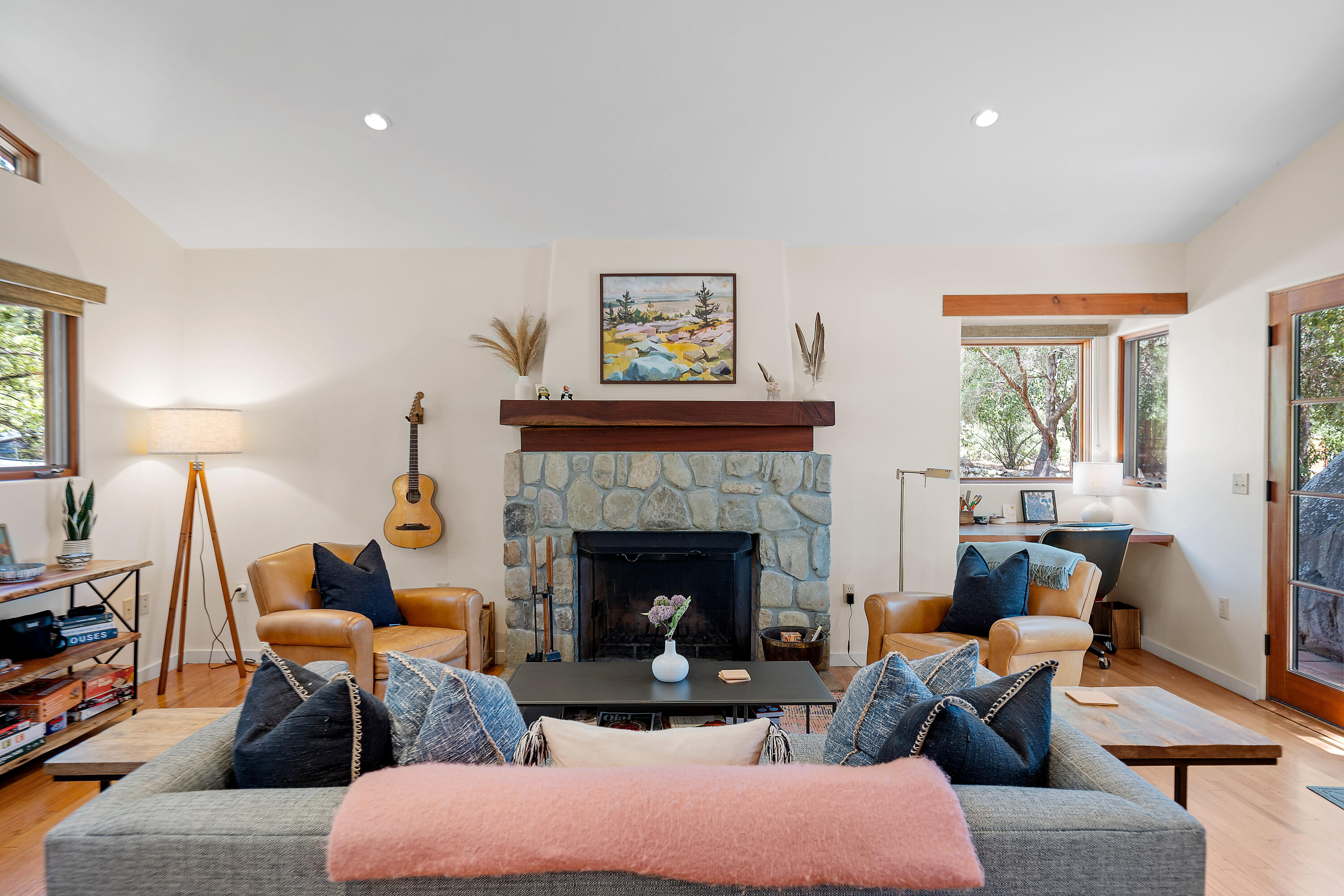 12436 Sisar Road Ojai, CA 93023 - Photo 7 of 19 Family Area/Great Room