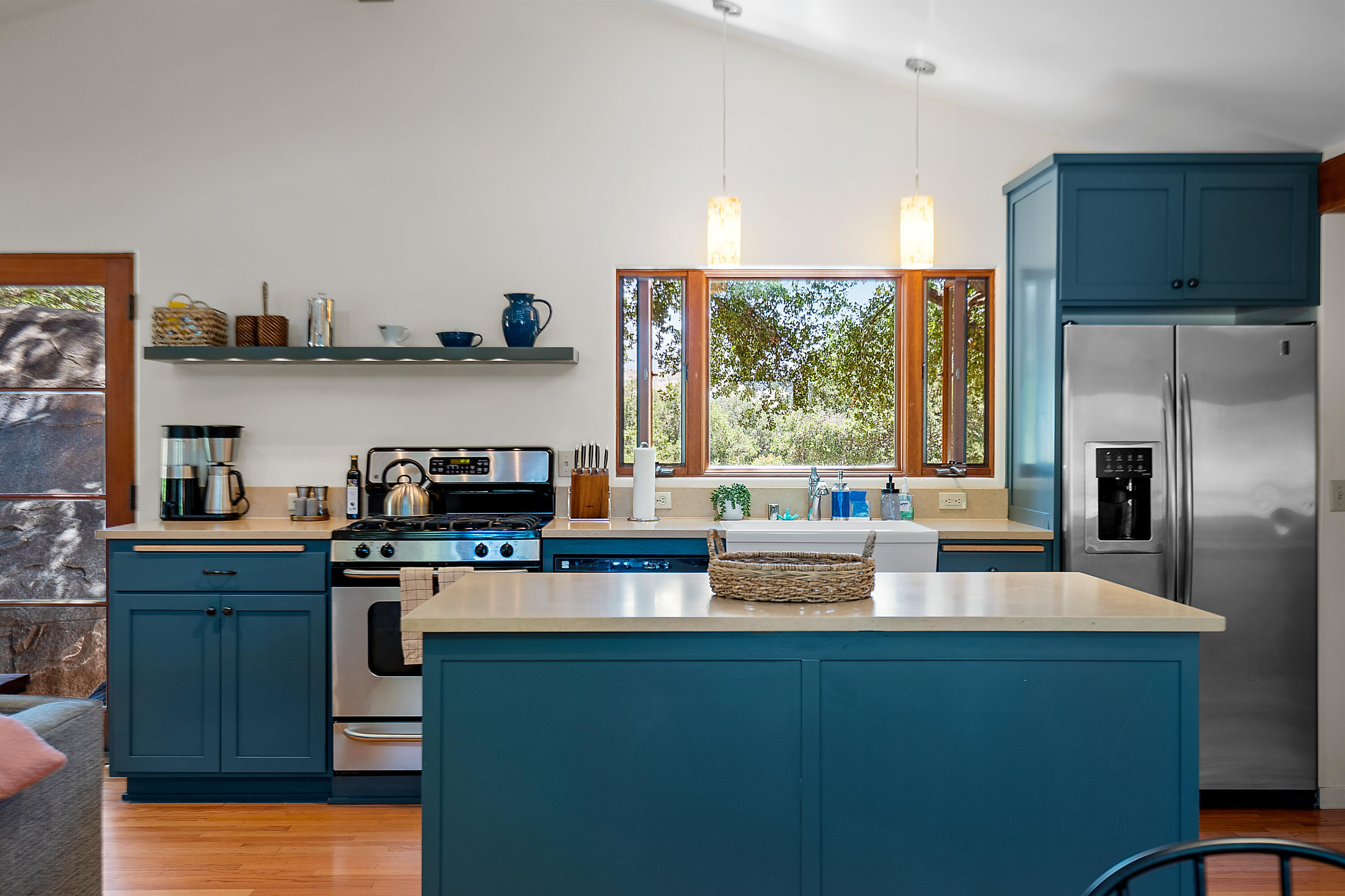 12436 Sisar Road Ojai, CA 93023 - Photo 10 of 19 Kitchen 2
