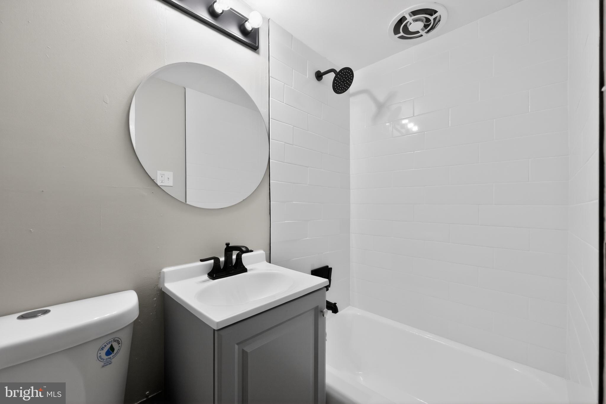 37 East Mowry Street Chester, PA 19013 - Photo 12 of 14