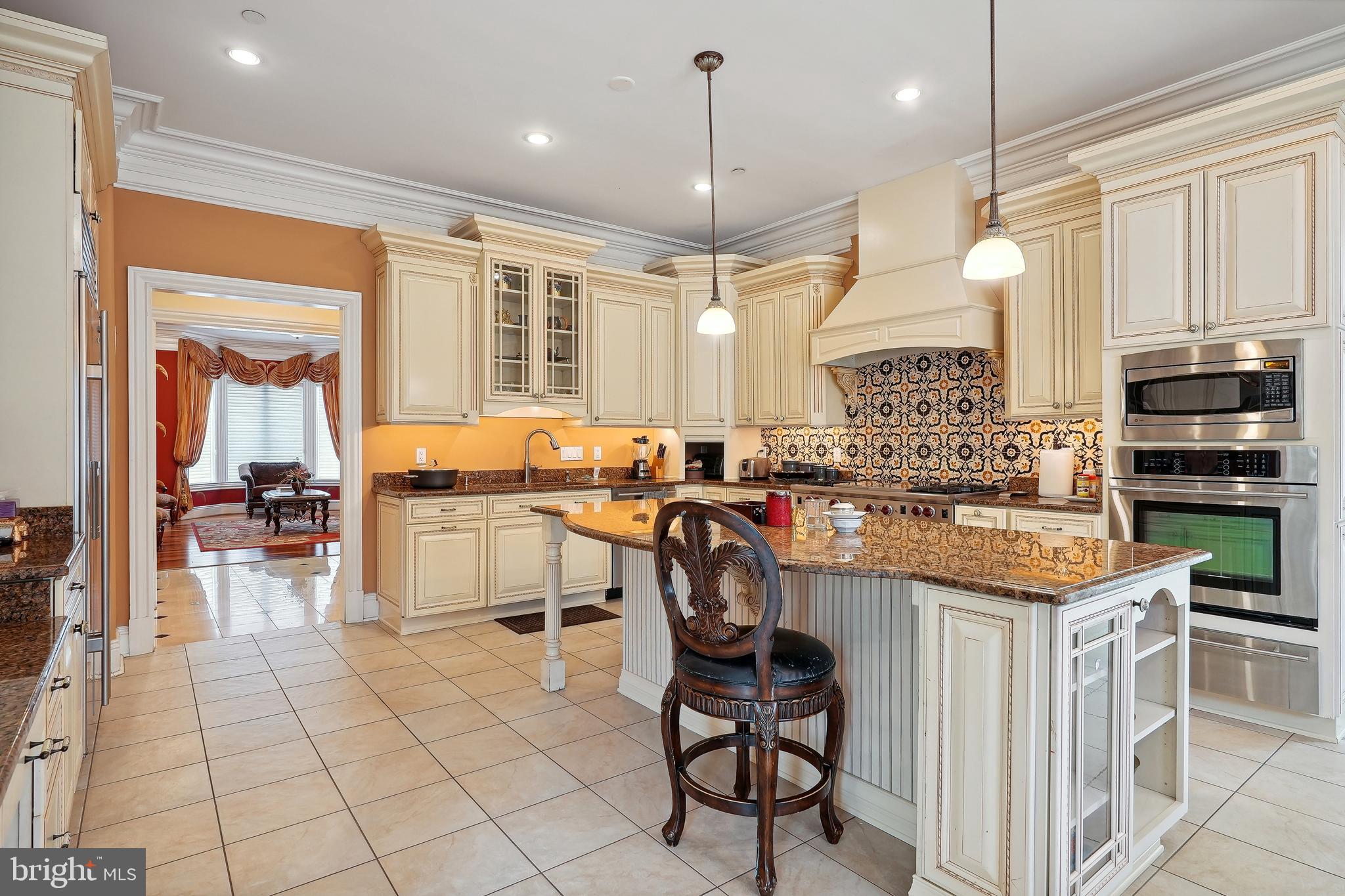 11704 Centurion Way Potomac, MD 20854 - Photo 24 of 93 Gourmet Kitchen