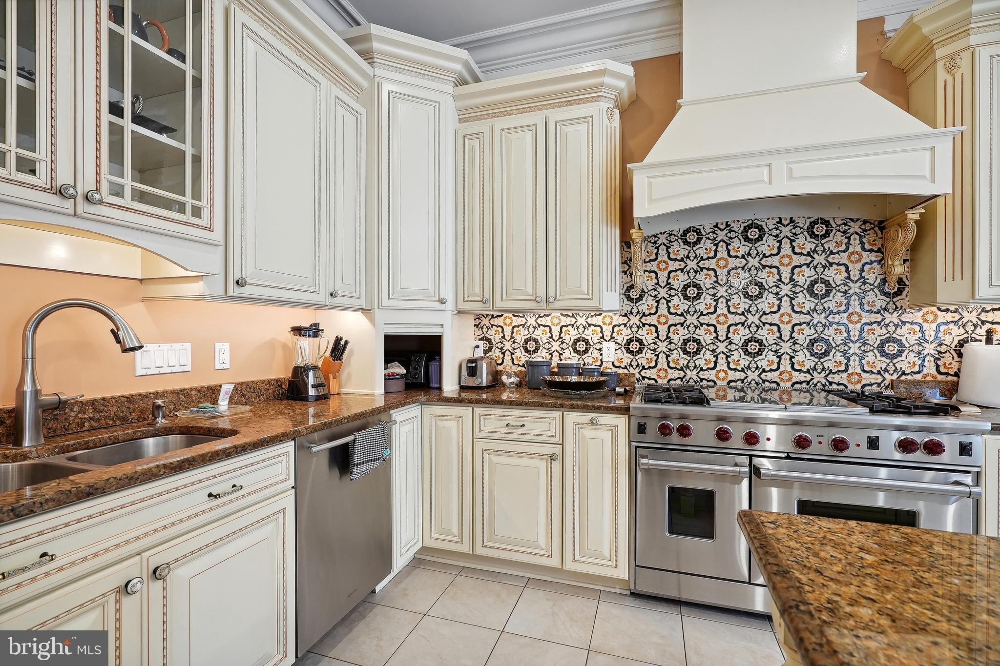 11704 Centurion Way Potomac, MD 20854 - Photo 28 of 93 Gourmet Kitchen with Gas Range