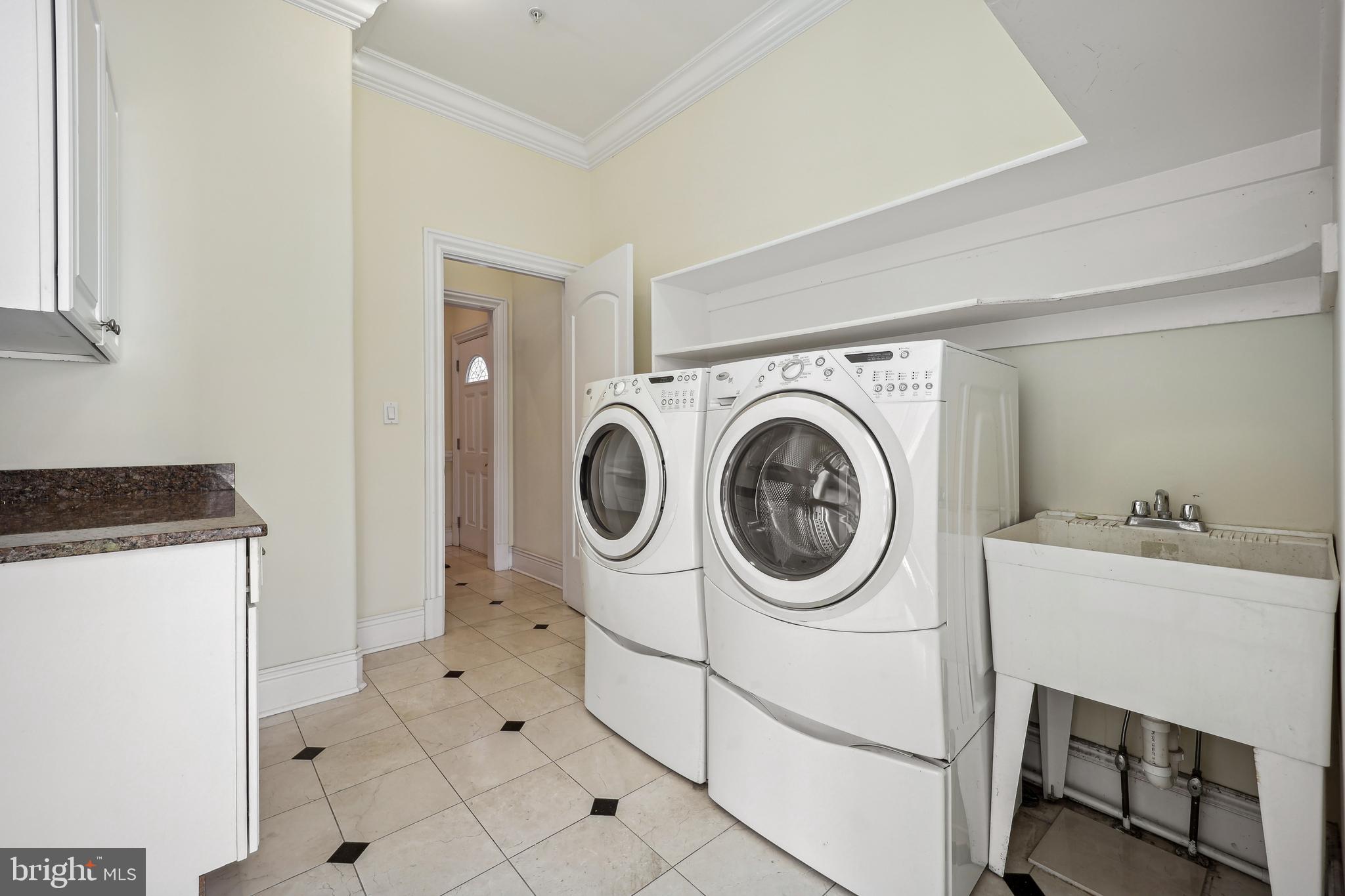 11704 Centurion Way Potomac, MD 20854 - Photo 34 of 93 Main Level Laundry Room