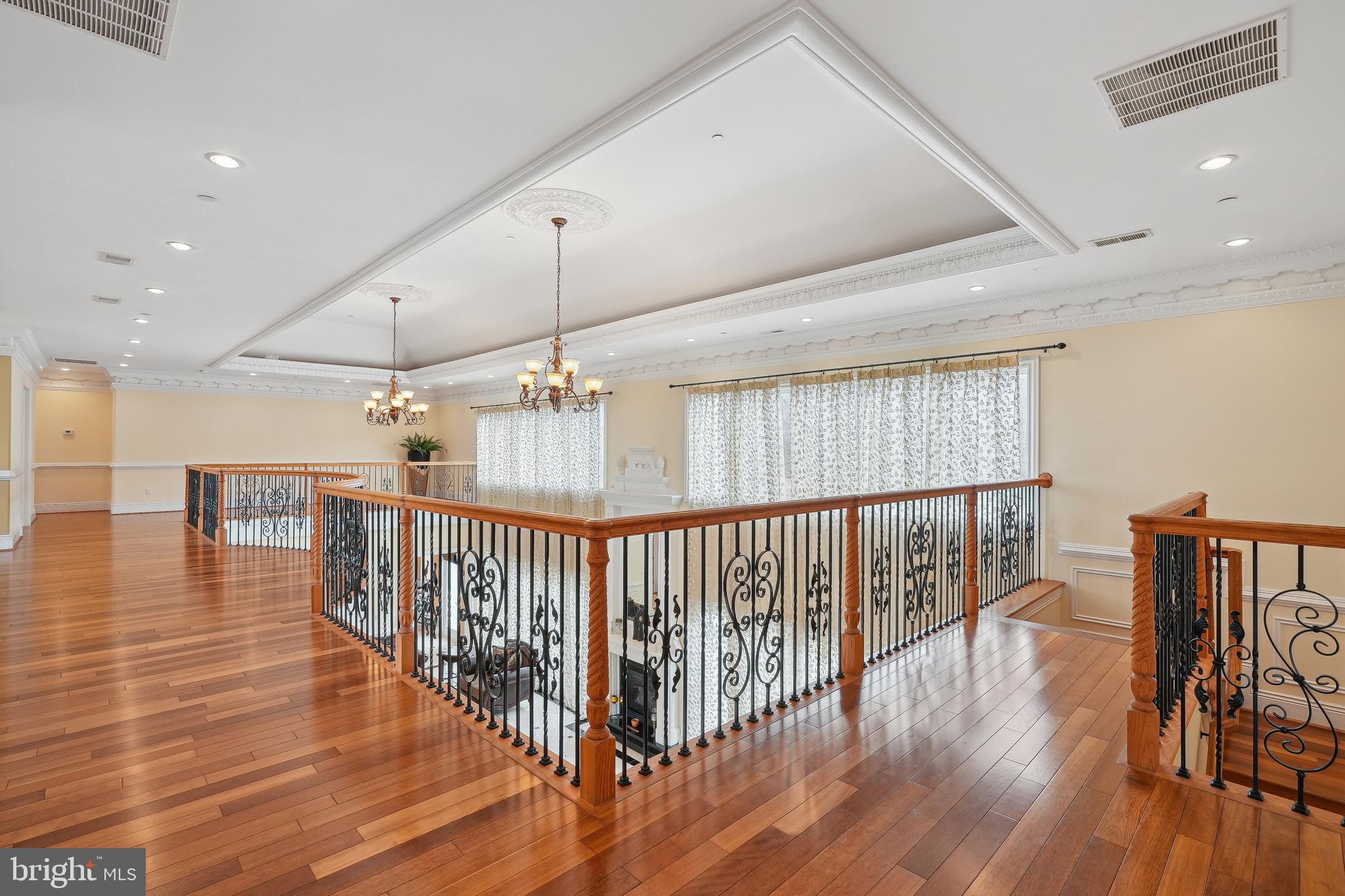 11704 Centurion Way Potomac, MD 20854 - Photo 53 of 93 Top Level Hallway