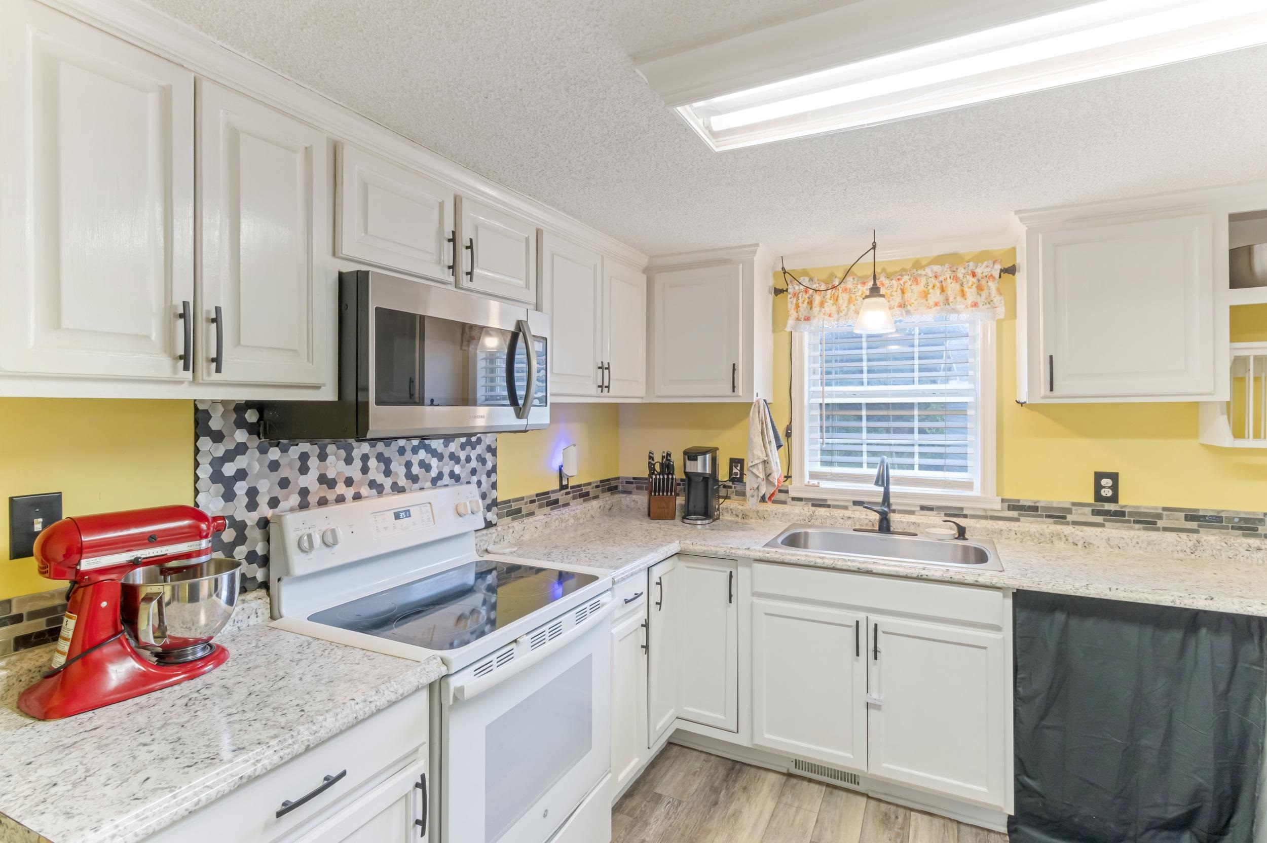 682 Island Ford Road Inman, SC 29349 - Photo 12 of 32