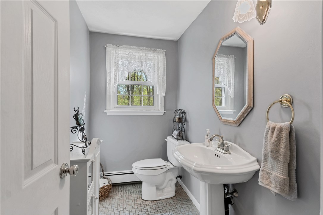 319 Ray Avenue Woonsocket, RI 02895 - Photo 11 of 13