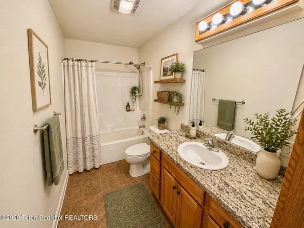 $685,000 | 233 Butte Star Valley Ranch, Star Valley Ranch, WY 83127