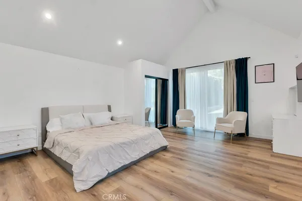 $1,849,000 | 1911 West Kenneth Road, Glendale, CA 91201