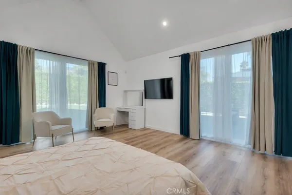 $1,849,000 | 1911 West Kenneth Road, Glendale, CA 91201