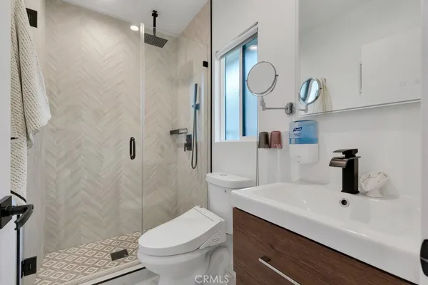 $1,849,000 | 1911 West Kenneth Road, Glendale, CA 91201