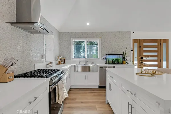 $1,849,000 | 1911 West Kenneth Road, Glendale, CA 91201