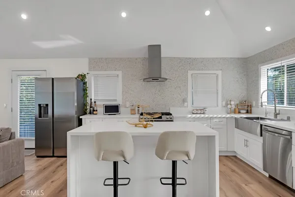 $1,849,000 | 1911 West Kenneth Road, Glendale, CA 91201